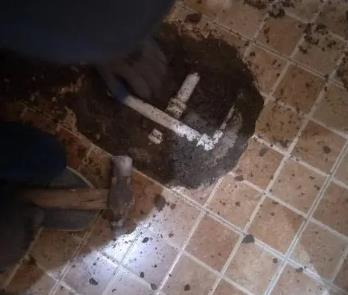 察雅卫生间漏水维修公司为您分享下卫生间渗水如何处理及注意事项